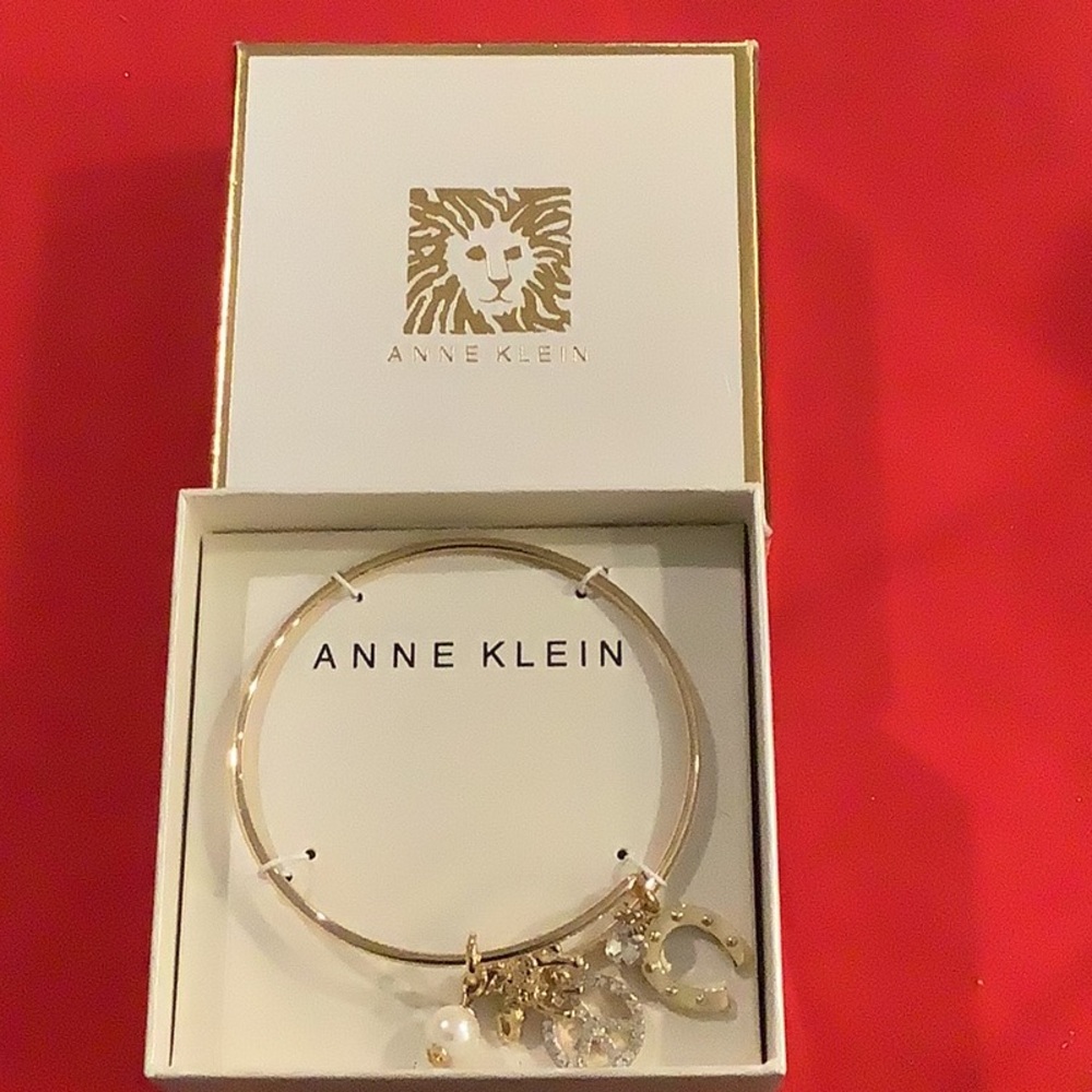 NWT/NIB Anne Klein Gold Tone Charm Bracelet